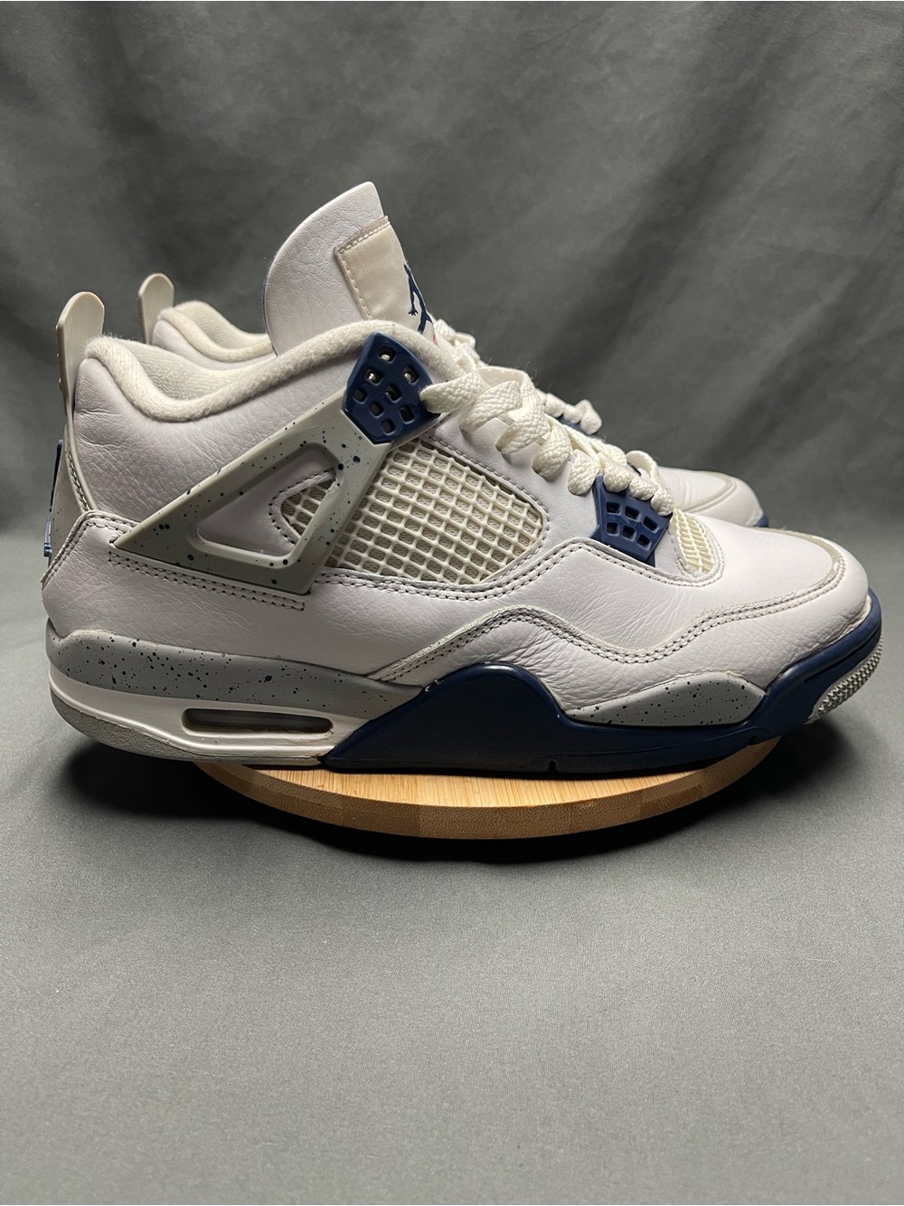 Men’s Jordan 4 Retro Mid Midnight Navy - Size 8.5M